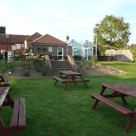 The Bear Inn And Burwash Motel Kültér fotó