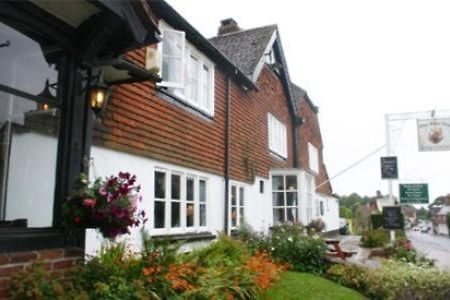 The Bear Inn And Burwash Motel Kültér fotó