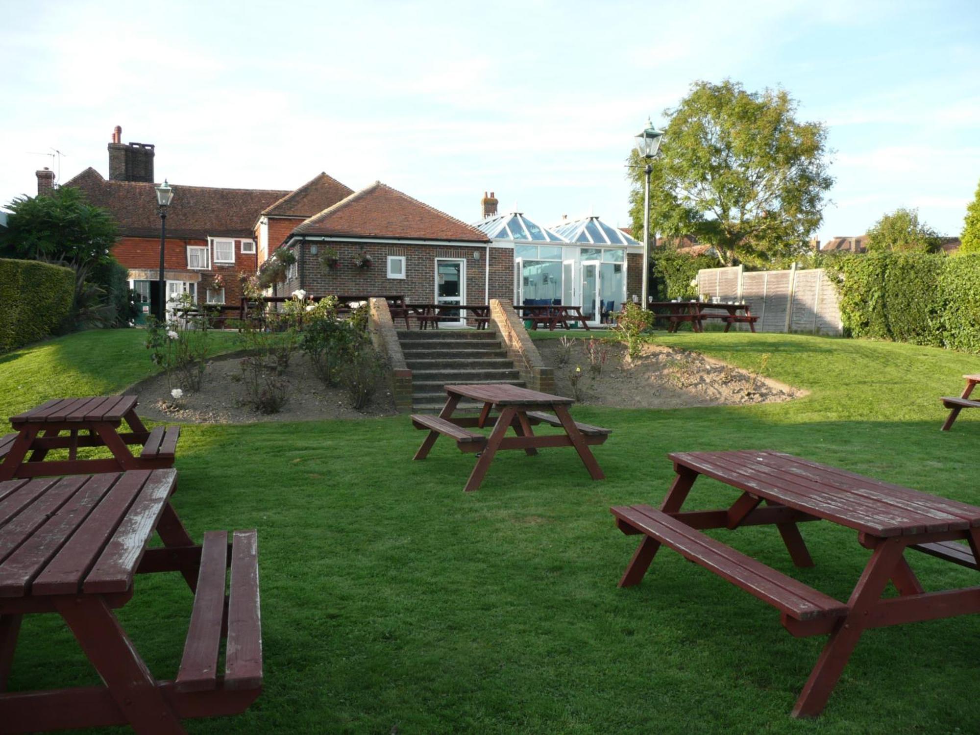 The Bear Inn And Burwash Motel Kültér fotó