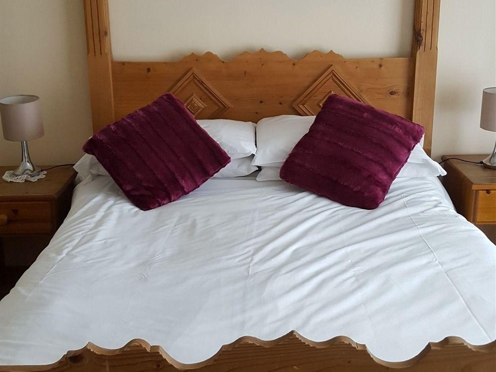 The Bear Inn And Burwash Motel Kültér fotó