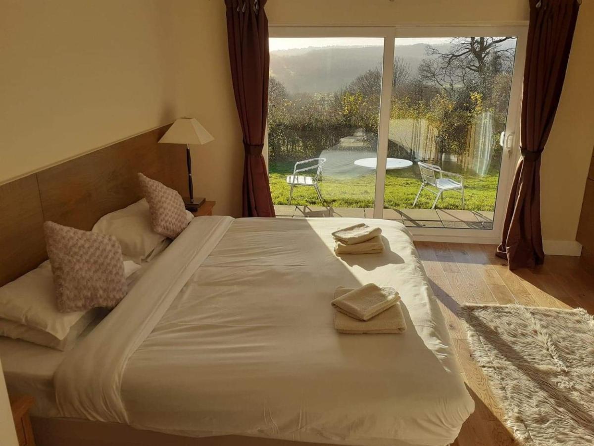 The Bear Inn And Burwash Motel Kültér fotó