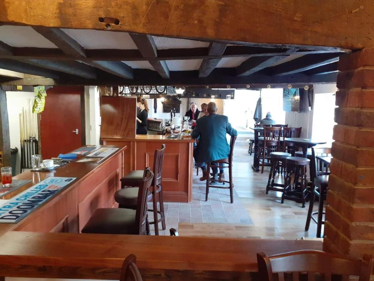 The Bear Inn And Burwash Motel Kültér fotó