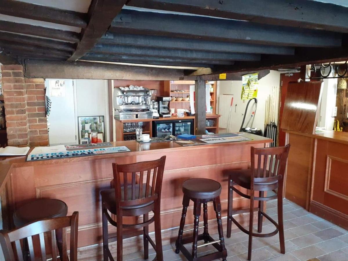 The Bear Inn And Burwash Motel Kültér fotó